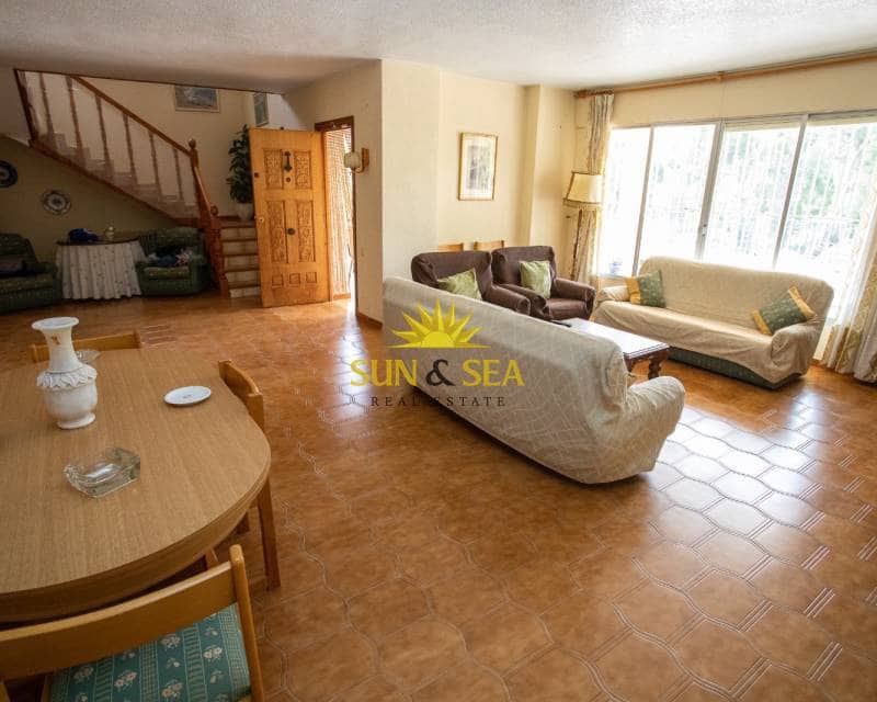 4 makuuhuone Huvila myytävänä paikassa Las Torres de Cotillas mukana uima-altaan 
autotalli - 420 000 € (Ref: 8707336)