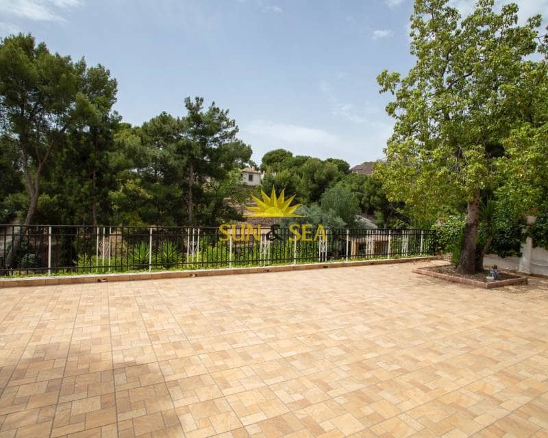 4 makuuhuone Huvila myytävänä paikassa Las Torres de Cotillas mukana uima-altaan 
autotalli - 420 000 € (Ref: 8707336)