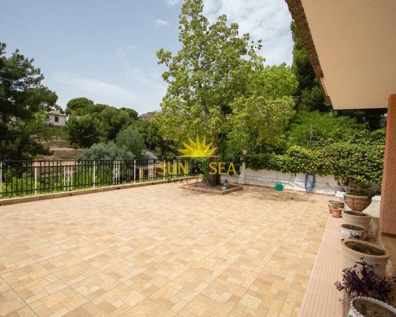 4 makuuhuone Huvila myytävänä paikassa Las Torres de Cotillas mukana uima-altaan 
autotalli - 420 000 € (Ref: 8707336)