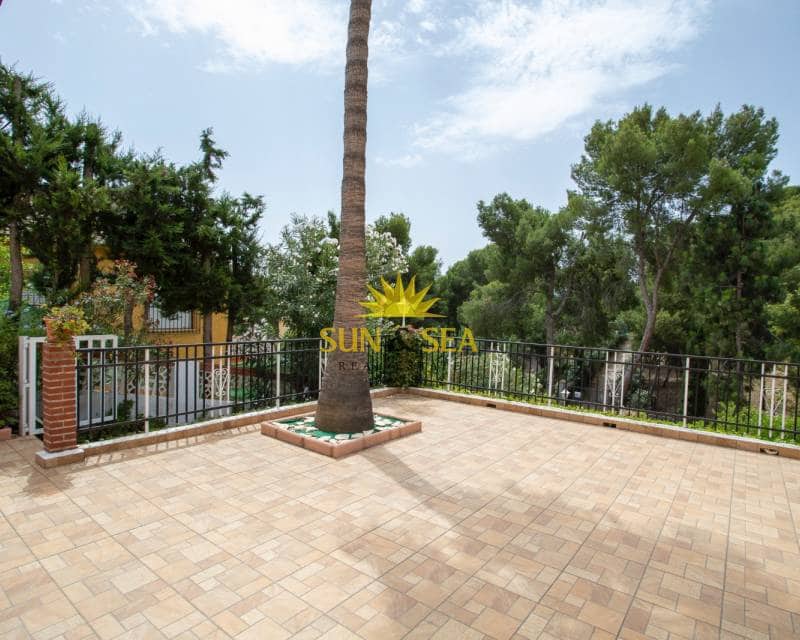 4 makuuhuone Huvila myytävänä paikassa Las Torres de Cotillas mukana uima-altaan 
autotalli - 420 000 € (Ref: 8707336)