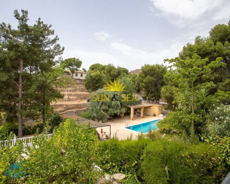 4 makuuhuone Huvila myytävänä paikassa Las Torres de Cotillas mukana uima-altaan 
autotalli - 420 000 € (Ref: 8707336)