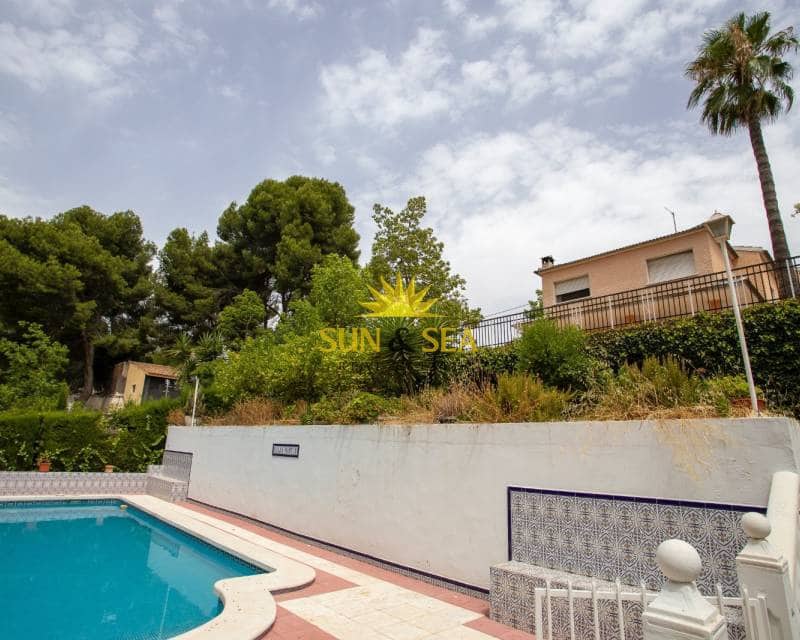 4 makuuhuone Huvila myytävänä paikassa Las Torres de Cotillas mukana uima-altaan 
autotalli - 420 000 € (Ref: 8707336)