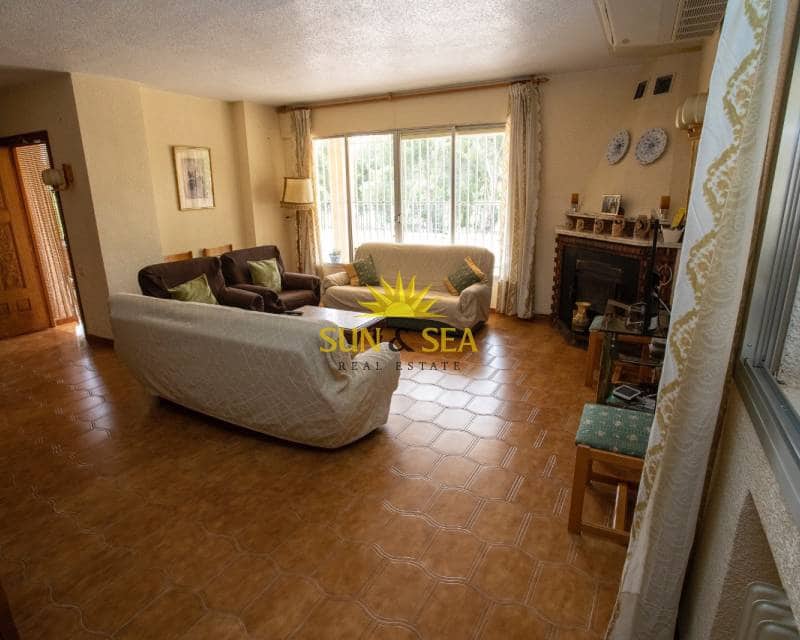 4 makuuhuone Huvila myytävänä paikassa Las Torres de Cotillas mukana uima-altaan 
autotalli - 420 000 € (Ref: 8707336)