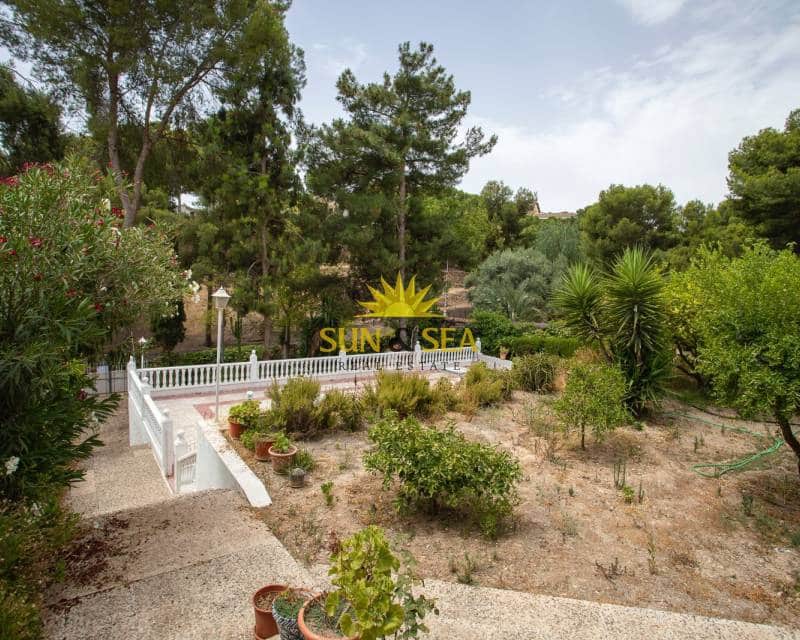 4 makuuhuone Huvila myytävänä paikassa Las Torres de Cotillas mukana uima-altaan 
autotalli - 420 000 € (Ref: 8707336)