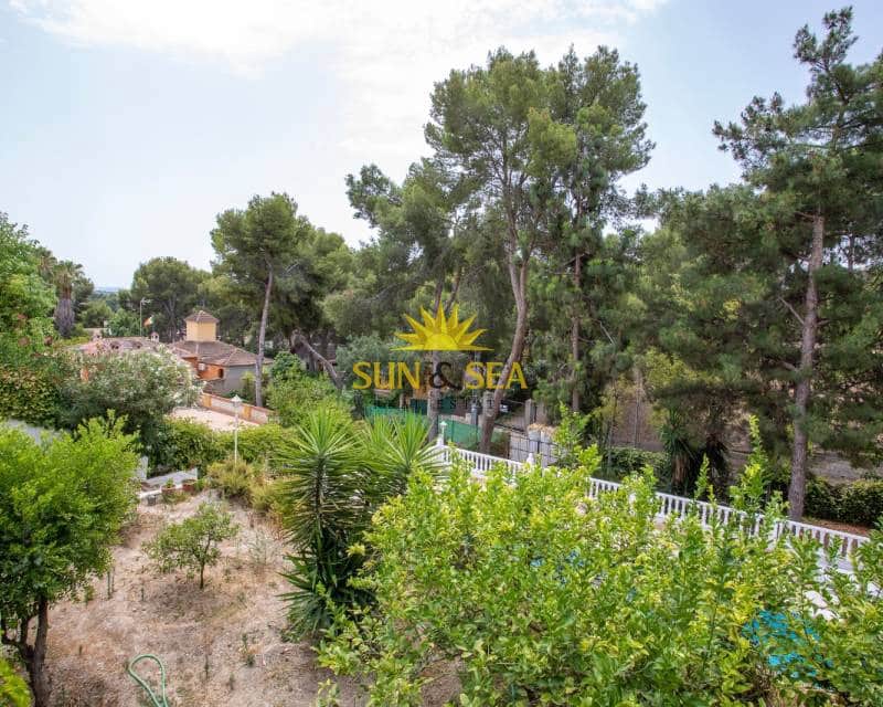 4 makuuhuone Huvila myytävänä paikassa Las Torres de Cotillas mukana uima-altaan 
autotalli - 420 000 € (Ref: 8707336)