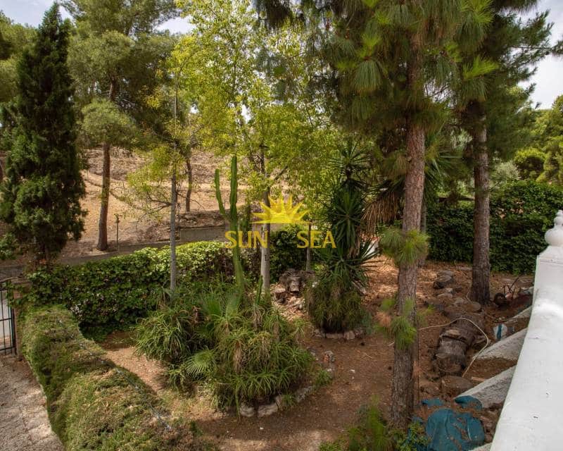 4 makuuhuone Huvila myytävänä paikassa Las Torres de Cotillas mukana uima-altaan 
autotalli - 420 000 € (Ref: 8707336)