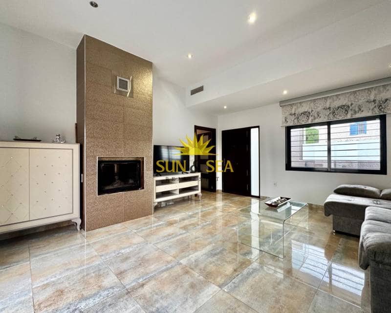 4 soveværelse Villa til leje i Torre de la Horadada med swimmingpool garage - € 3.000 (Ref: 8707517)