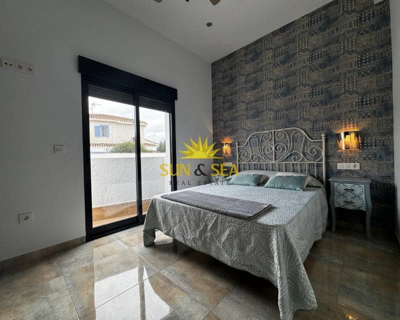 4 soveværelse Villa til leje i Torre de la Horadada med swimmingpool garage - € 3.000 (Ref: 8707517)