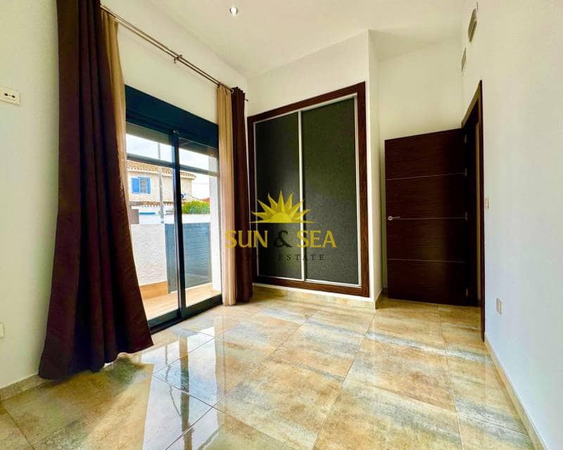 4 soveværelse Villa til leje i Torre de la Horadada med swimmingpool garage - € 3.000 (Ref: 8707517)