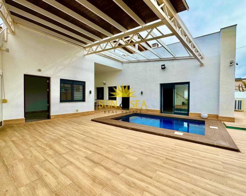 4 soveværelse Villa til leje i Torre de la Horadada med swimmingpool garage - € 3.000 (Ref: 8707517)