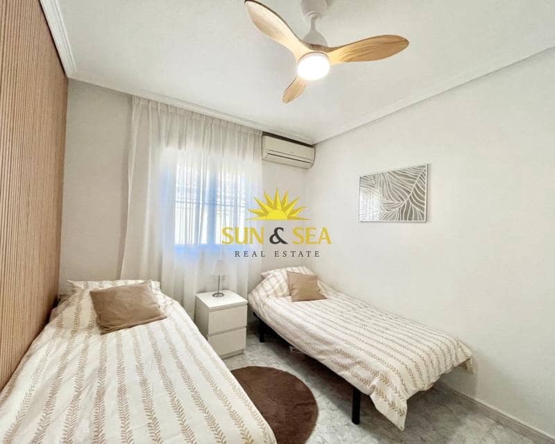 2 bedroom Villa for rent in Orihuela Costa with pool garage - € 1,050 (Ref: 8708296)