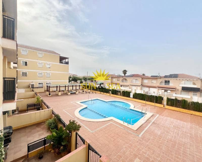 3 sovrum Lägenhet att hyra i Mar de Cristal med pool - 650 € (Ref: 8708918)