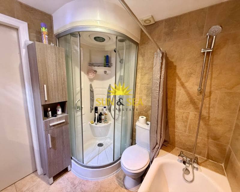 3 makuuhuone Kattohuoneisto vuokrattavana paikassa Torrevieja mukana uima-altaan - 800 € (Ref: 8712298)