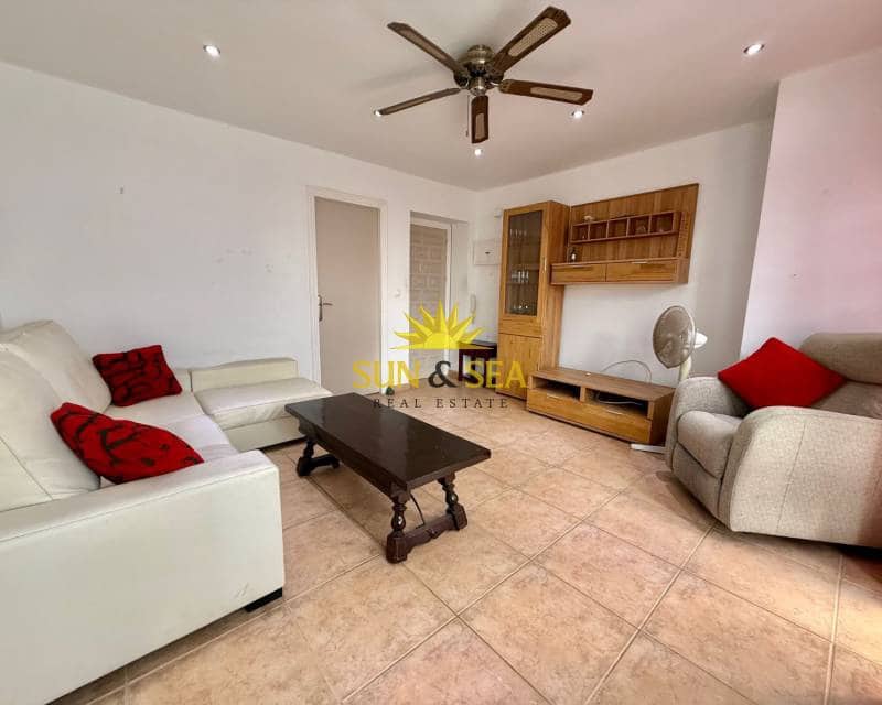 3 makuuhuone Kattohuoneisto vuokrattavana paikassa Torrevieja mukana uima-altaan - 800 € (Ref: 8712298)