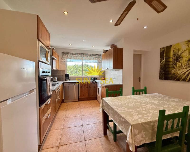 3 makuuhuone Kattohuoneisto vuokrattavana paikassa Torrevieja mukana uima-altaan - 800 € (Ref: 8712298)