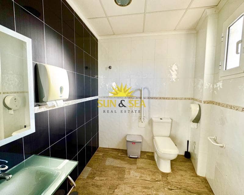 Restaurant/Bar for sale in Pinar de Campoverde - € 190,000 (Ref: 8713175)