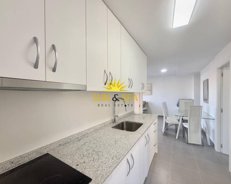 2 soveværelse Penthouse til leje i Punta Prima med swimmingpool garage - € 1.250 (Ref: 8734886)