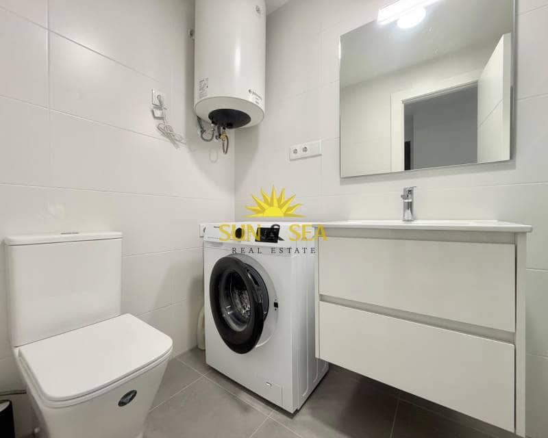 2 soveværelse Penthouse til leje i Punta Prima med swimmingpool garage - € 1.250 (Ref: 8734886)