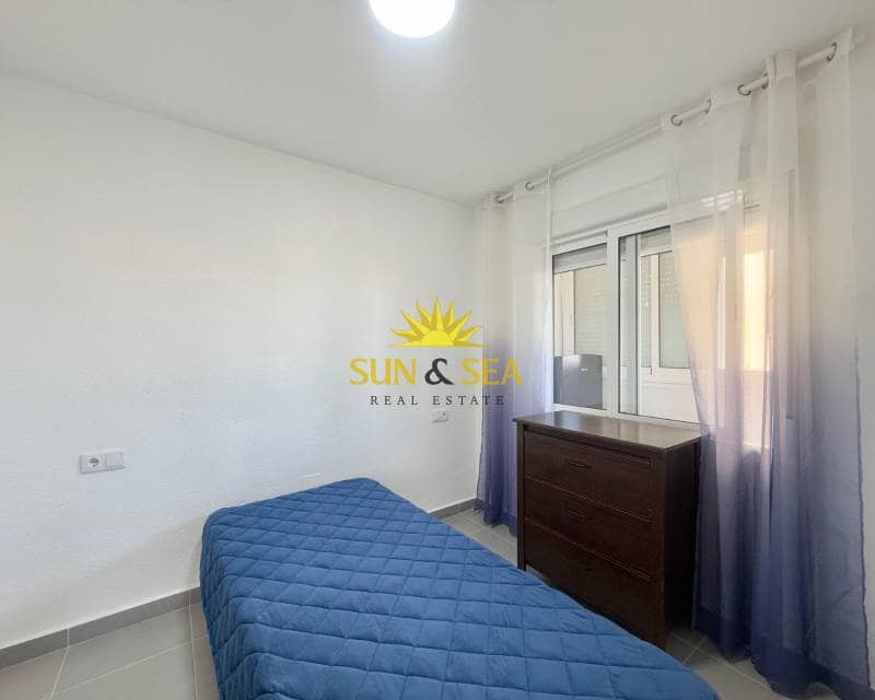 2 soveværelse Penthouse til leje i Punta Prima med swimmingpool garage - € 1.250 (Ref: 8734886)