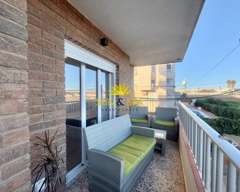 2 soveværelse Penthouse til leje i Punta Prima med swimmingpool garage - € 1.250 (Ref: 8734886)