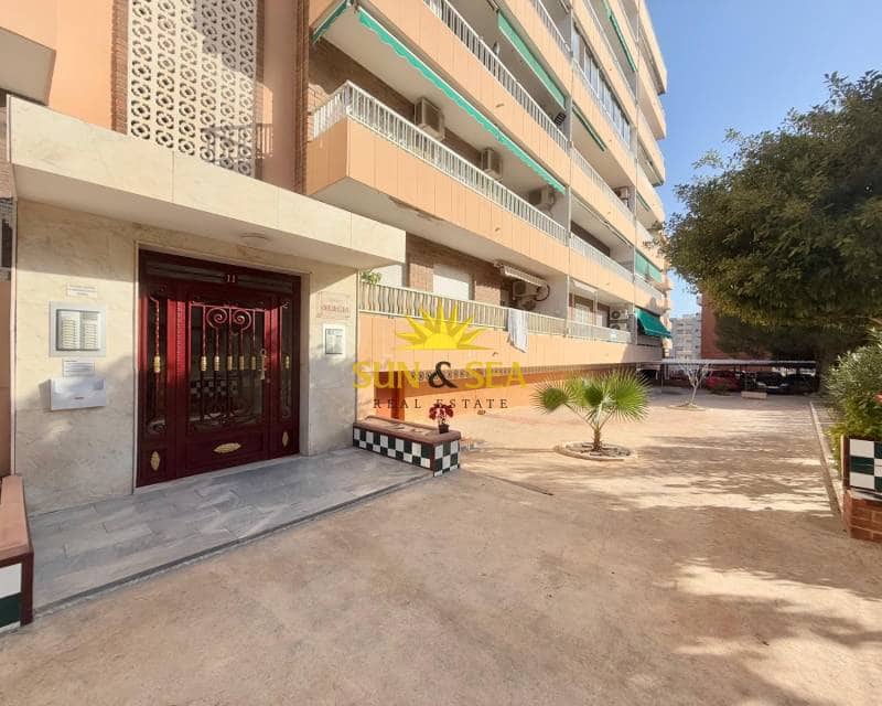 2 soveværelse Penthouse til leje i Punta Prima med swimmingpool garage - € 1.250 (Ref: 8734886)