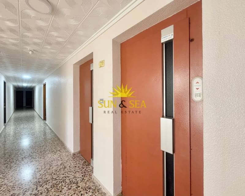 2 soveværelse Penthouse til leje i Punta Prima med swimmingpool garage - € 1.250 (Ref: 8734886)