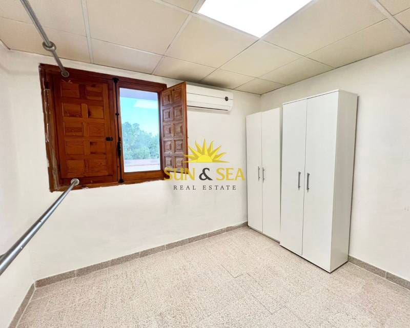 5 slaapkamer Villa te huur in Elche / Elx met zwembad - € 1.850 (Ref: 8741265)