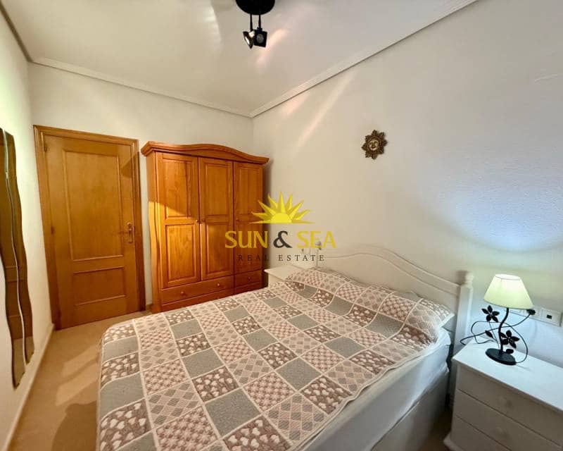 1 sypialnia Apartament do wynajęcia w Torrevieja z basenem garażem - 650 € (Ref: 8751910)