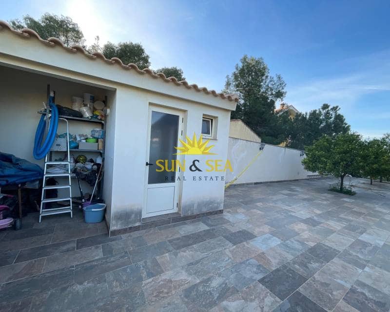 3 quarto Moradia para arrendar em San Miguel de Salinas com piscina garagem - 2 500 € (Ref: 8752082)