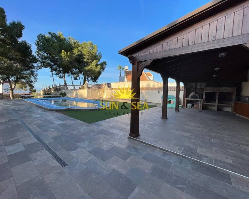 3 quarto Moradia para arrendar em San Miguel de Salinas com piscina garagem - 2 500 € (Ref: 8752082)