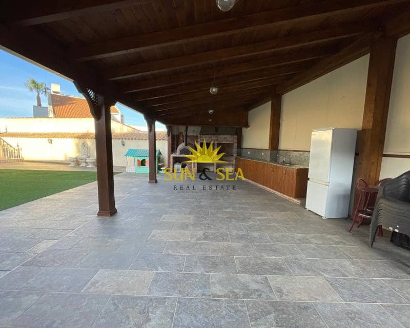 3 quarto Moradia para arrendar em San Miguel de Salinas com piscina garagem - 2 500 € (Ref: 8752082)