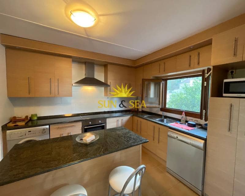 3 quarto Moradia para arrendar em San Miguel de Salinas com piscina garagem - 2 500 € (Ref: 8752082)