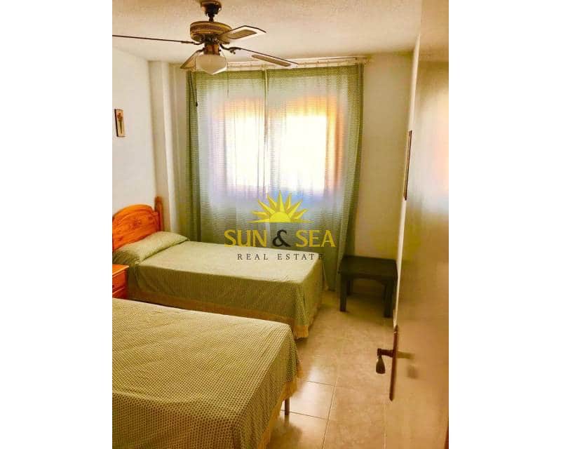 3 soveværelse Lejlighed til leje i La Manga del Mar Menor med swimmingpool garage - € 800 (Ref: 8759193)