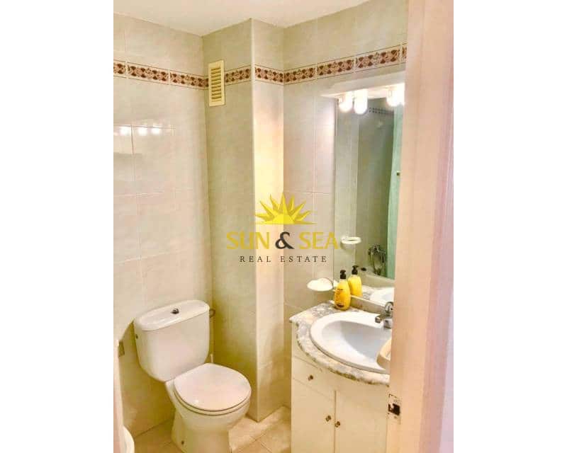 3 soveværelse Lejlighed til leje i La Manga del Mar Menor med swimmingpool garage - € 800 (Ref: 8759193)