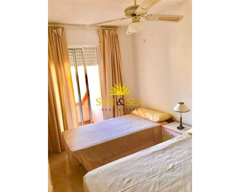 3 soveværelse Lejlighed til leje i La Manga del Mar Menor med swimmingpool garage - € 800 (Ref: 8759193)