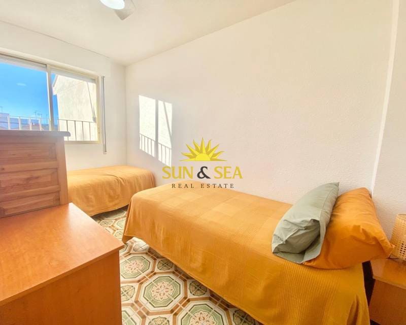 Apartamento de 3 habitaciones en Santiago de la Ribera en alquiler con piscina - 1.000 € (Ref: 8766417)
