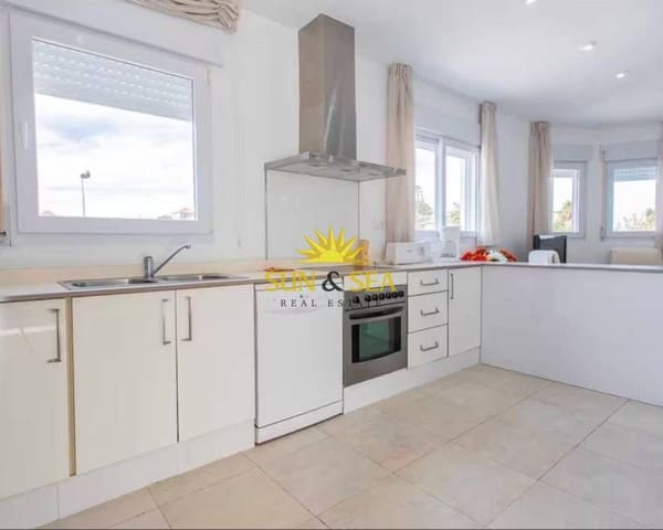 3 bedroom Villa for rent in La Manga del Mar Menor with pool garage - € 1,650 (Ref: 8770268)