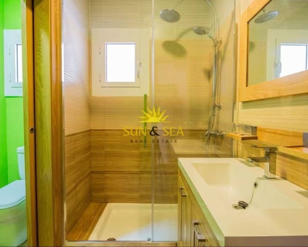 4 bedroom Villa for rent in La Manga del Mar Menor with garage - € 1,000 (Ref: 8770802)