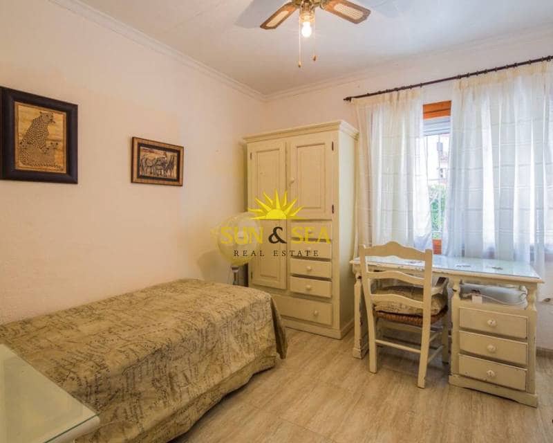 4 soveværelse Villa til leje i La Manga del Mar Menor med garage - € 1.000 (Ref: 8770802)