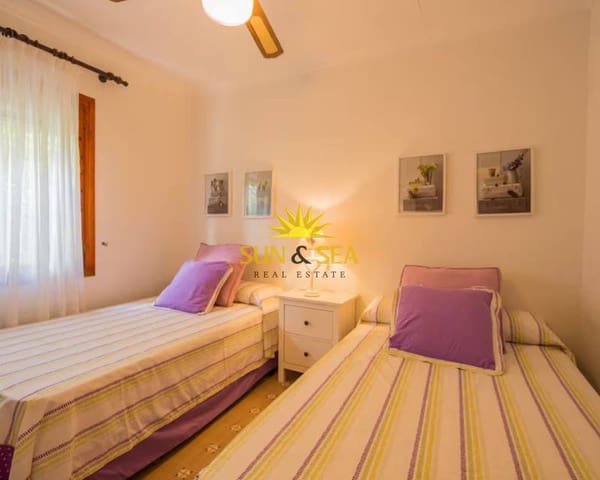 4 bedroom Villa for rent in La Manga del Mar Menor with garage - € 1,000 (Ref: 8770802)