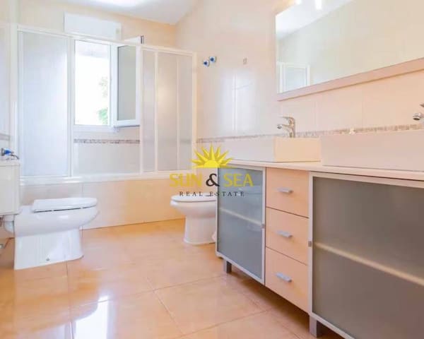 Villa/Maison de 6 chambres à louer à La Manga del Mar Menor avec piscine - 1 650 € (Ref: 8770803)