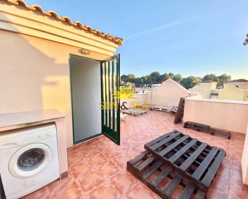 Chalet de 3 habitaciones en Torrevieja en alquiler con piscina - 1.600 € (Ref: 8773334)