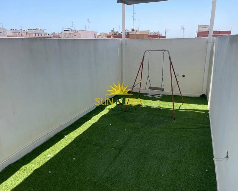 3 camera da letto Appartamento da affittare in Santa Pola - 900 € (Rif: 8776508)