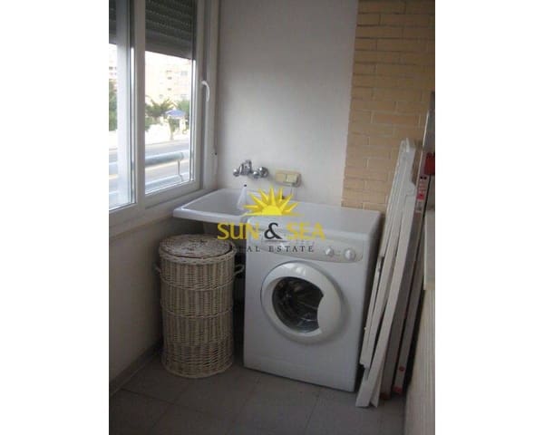 1 sovrum Lägenhet att hyra i La Manga del Mar Menor med pool garage - 600 € (Ref: 8789122)