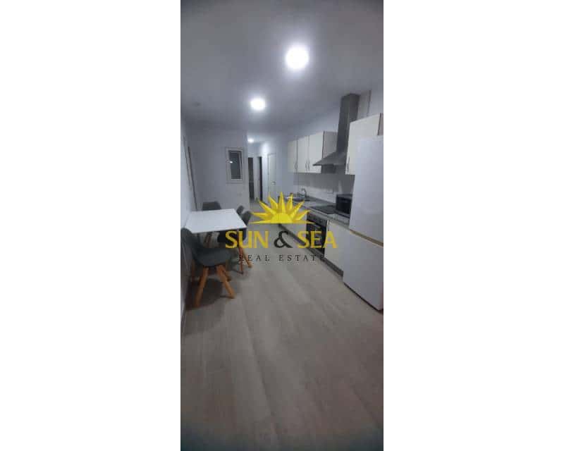 4 soverom Leilighet til leie i Elche / Elx - € 900 (Ref: 8792021)