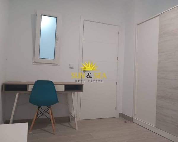Appartement de 4 chambres à louer à Altabix, Elche / Elx - 900 € (Ref: 8792021)