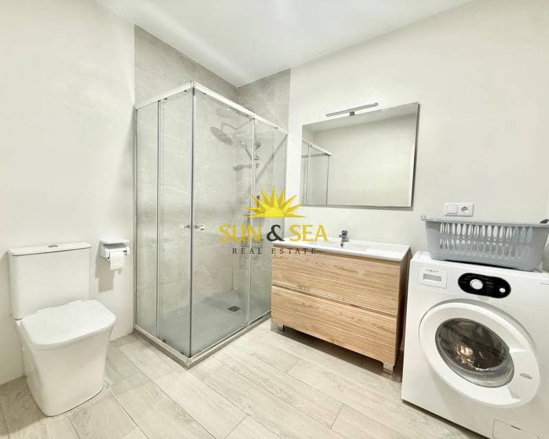 Apartamento de 4 habitaciones en Elche / Elx en alquiler - 1.100 € (Ref: 8792021)