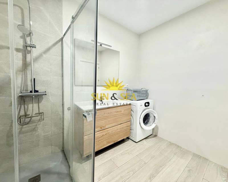 Apartamento de 4 habitaciones en Elche / Elx en alquiler - 1.100 € (Ref: 8792021)