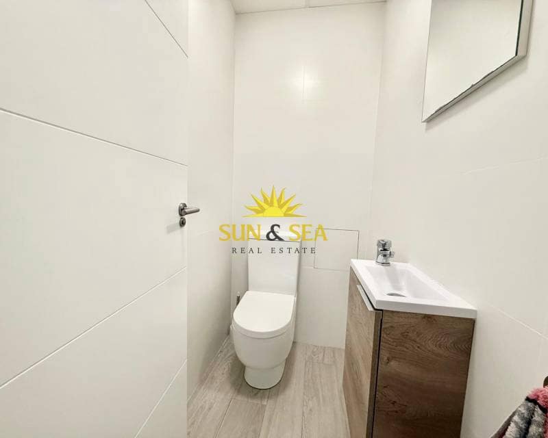 Apartamento de 4 habitaciones en Elche / Elx en alquiler - 1.100 € (Ref: 8792021)