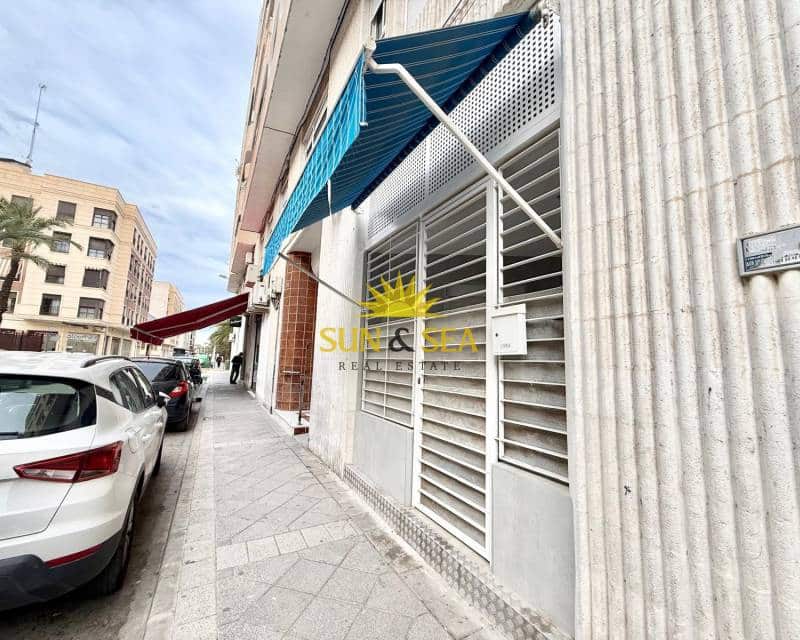 Apartamento de 4 habitaciones en Elche / Elx en alquiler - 1.100 € (Ref: 8792021)